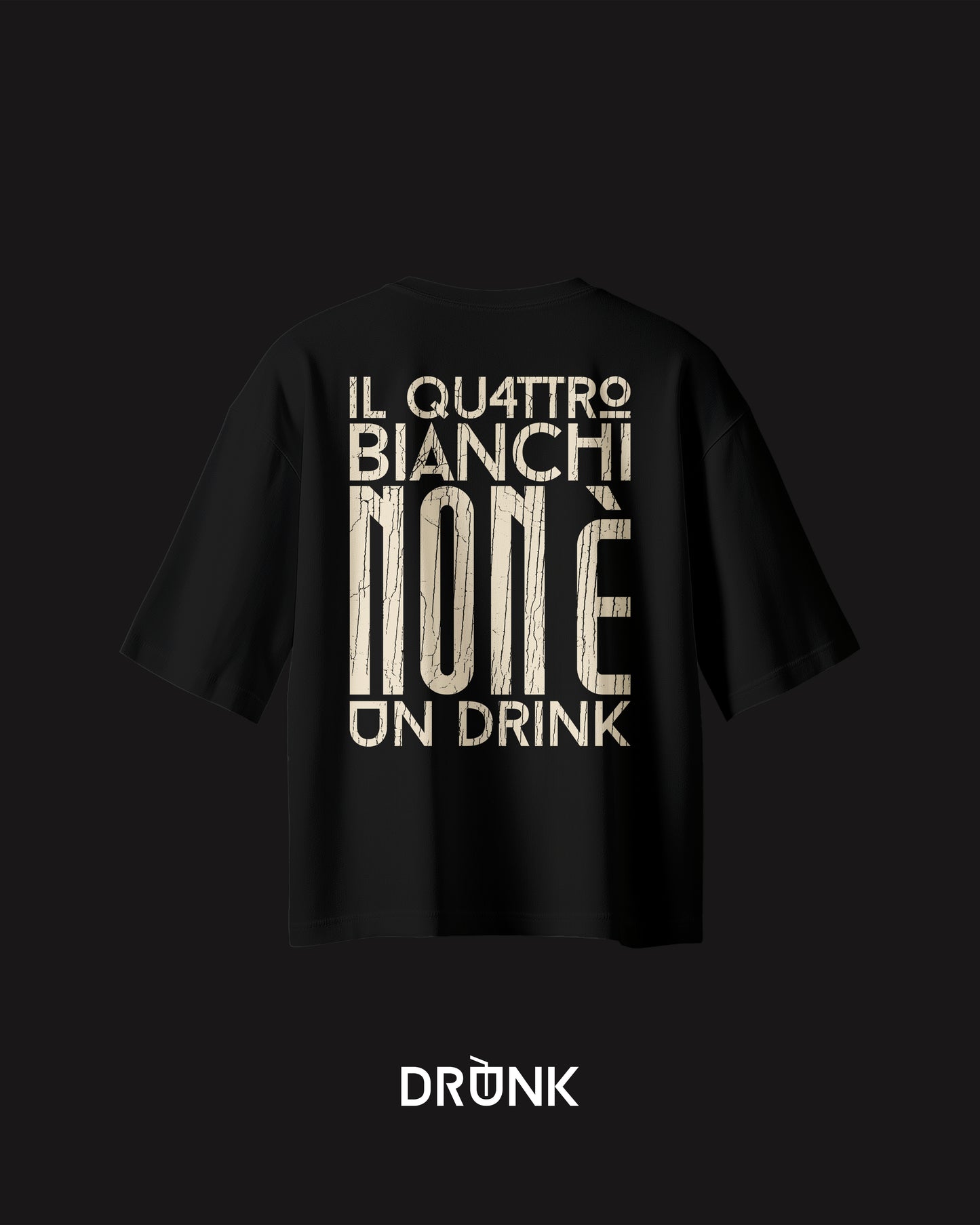Il quattro bianchi non è un drink - T-Shirt Nera e Dettagli Panna