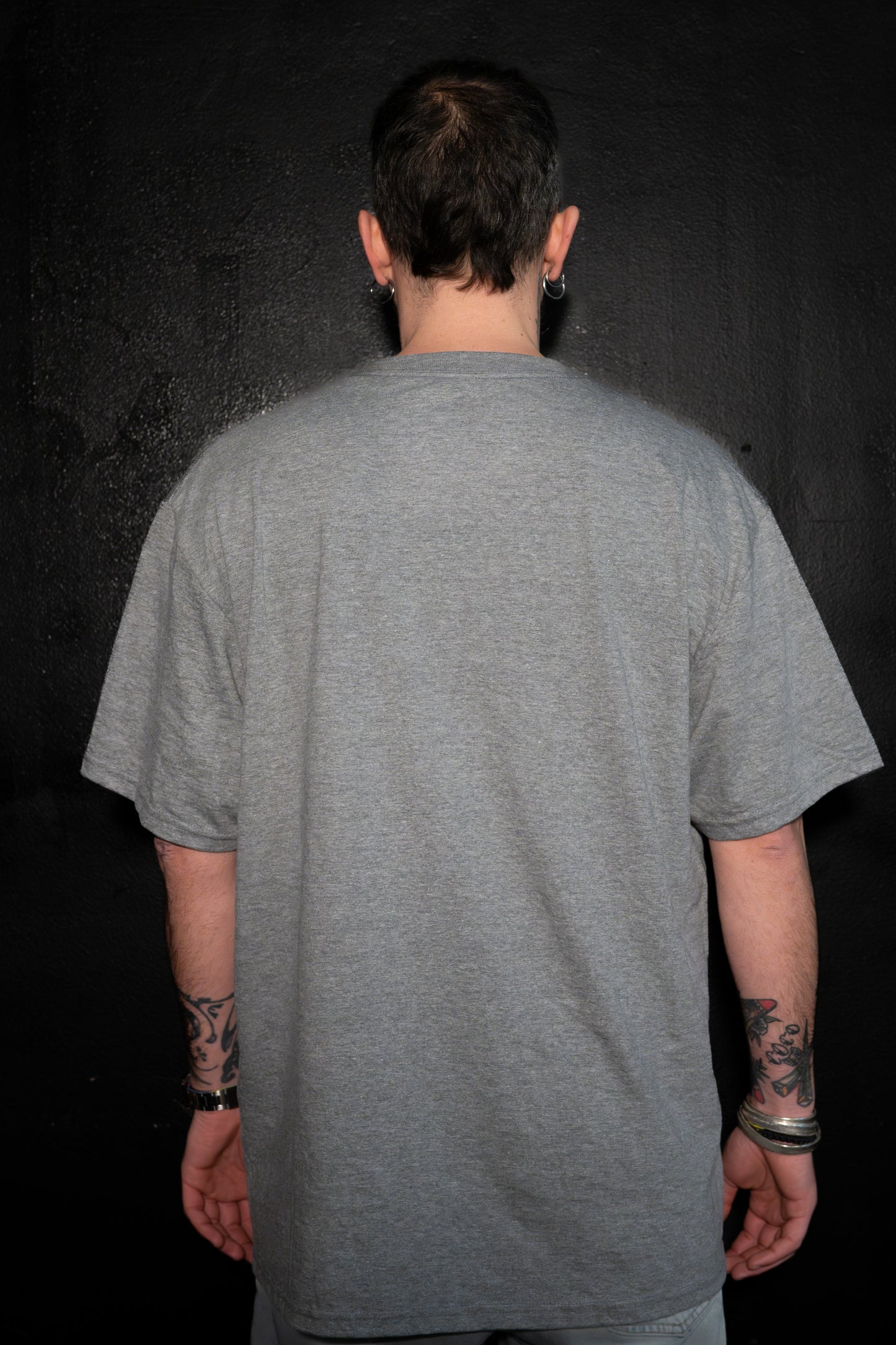 Il quattro bianchi non è un drink - T-Shirt Grafite e Dettagli Bianchi