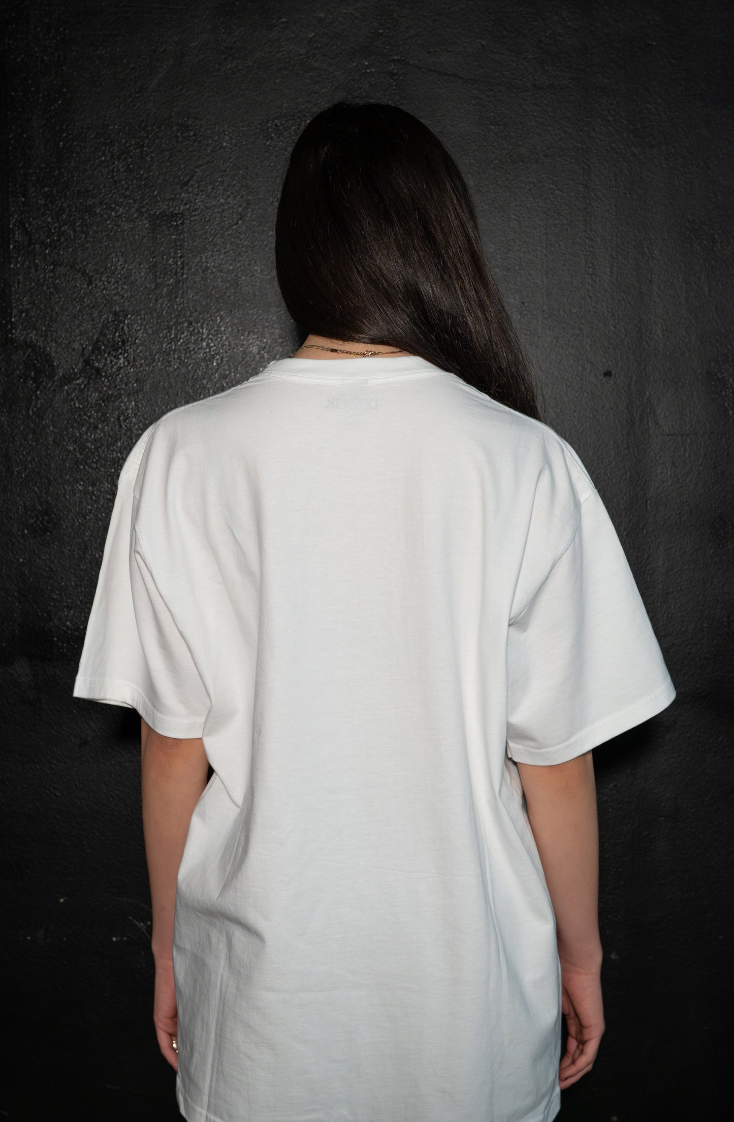 Il quattro bianchi non è un drink - T-Shirt Bianca e Dettagli Neri